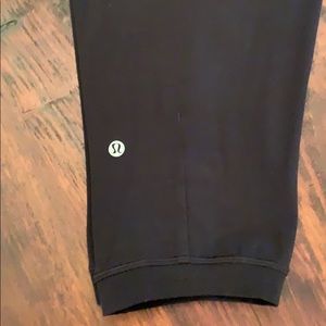 Lulu lemon Black Crop pants size 4